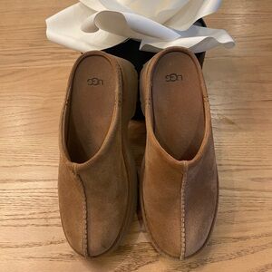 UGG platform Brown Suede Mules
